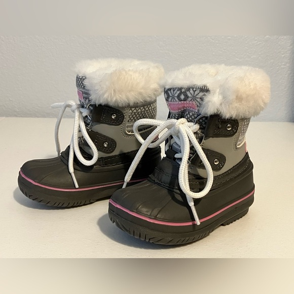 NWOT London Fog Pink and Gray Faux Fur Snow Boots for Girls Size C5 - Picture 2 of 8